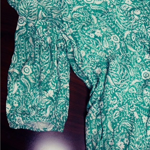 Crown & Ivy Women’s Long Sleeve Top ￼ - Picture 3 of 7